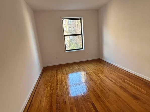 45-14 43rd Street 3E image 1 of 8
