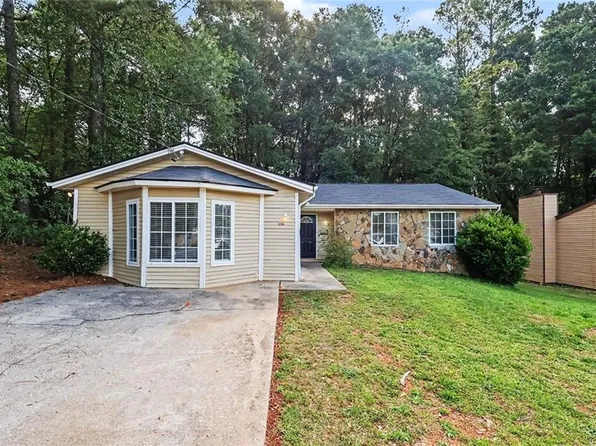 2196 Scarbrough Dr, Stone Mountain, GA 30088