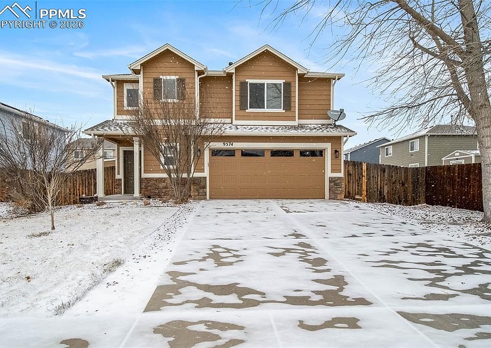 1st image of 9574 Desert Lily Cir