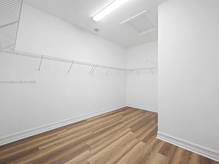 11941 Park Central — Photo 13