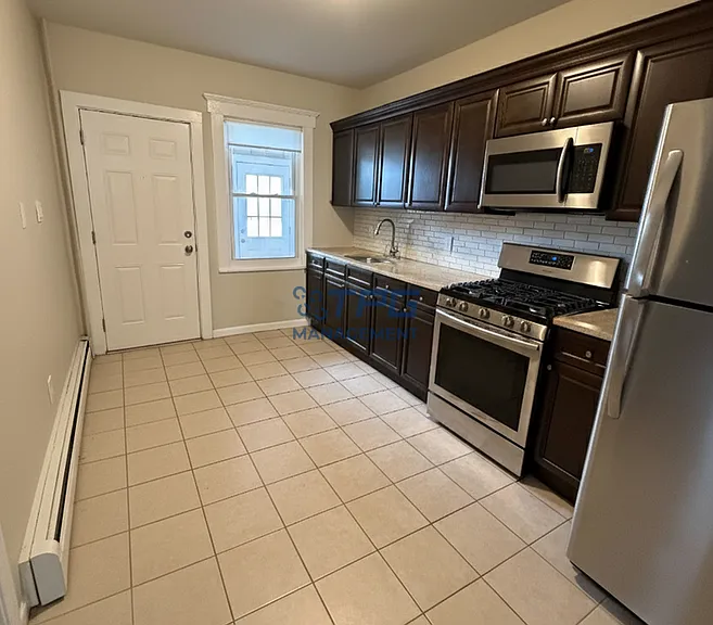 112-114 Walter St #114-1 — Photo 3