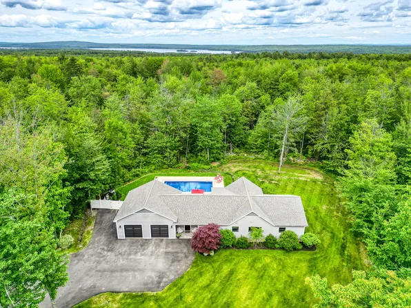 749 West Road, Belgrade, ME 04917