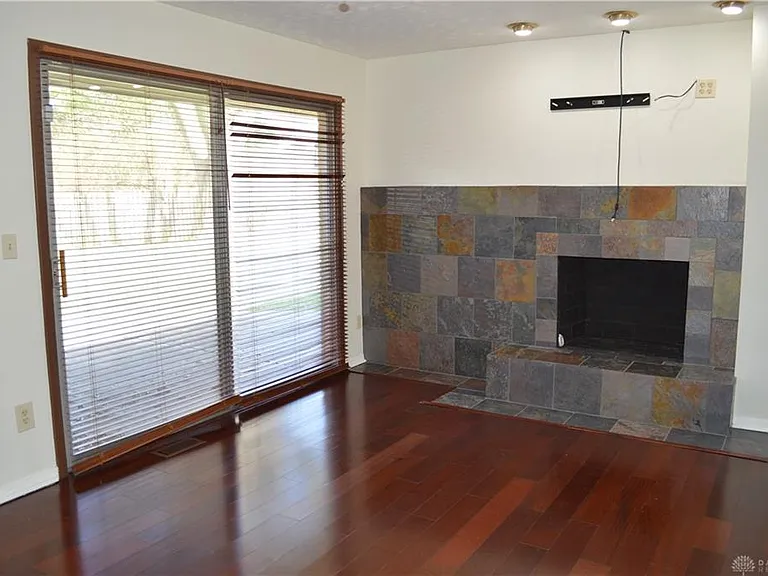 1280 Kentshire Dr — Photo 24