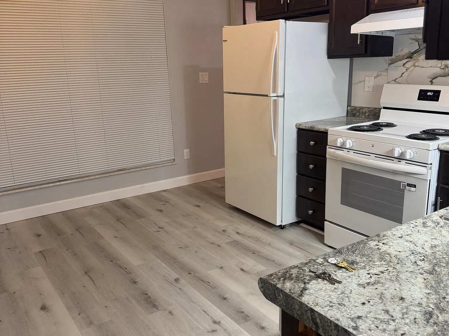 3 bed, 975 sqft, $1,200 — Photo 4