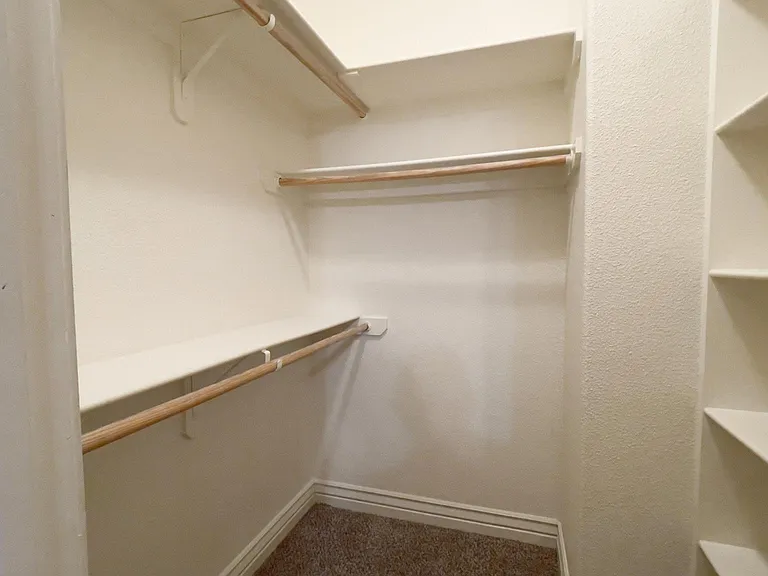 215 N Wright St — Photo 11