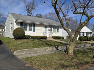 37 Gordon St, East Haven, CT 06512