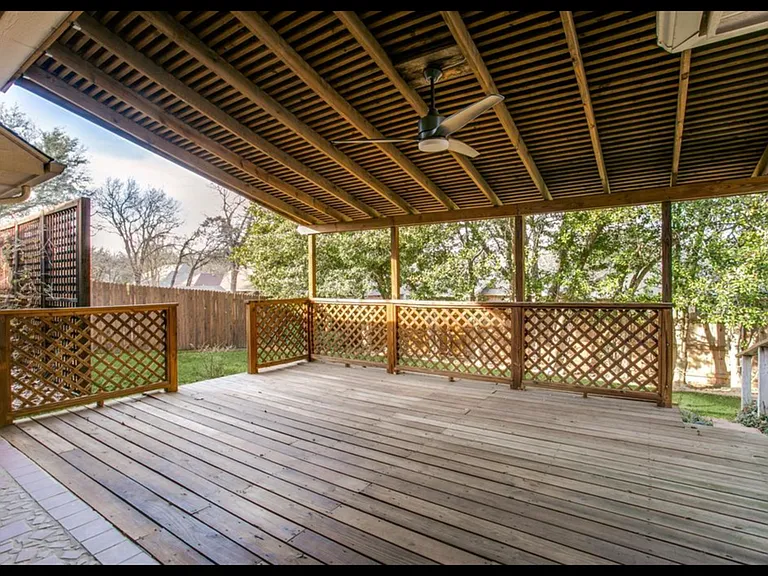 7921 Kendra Ln — Photo 8