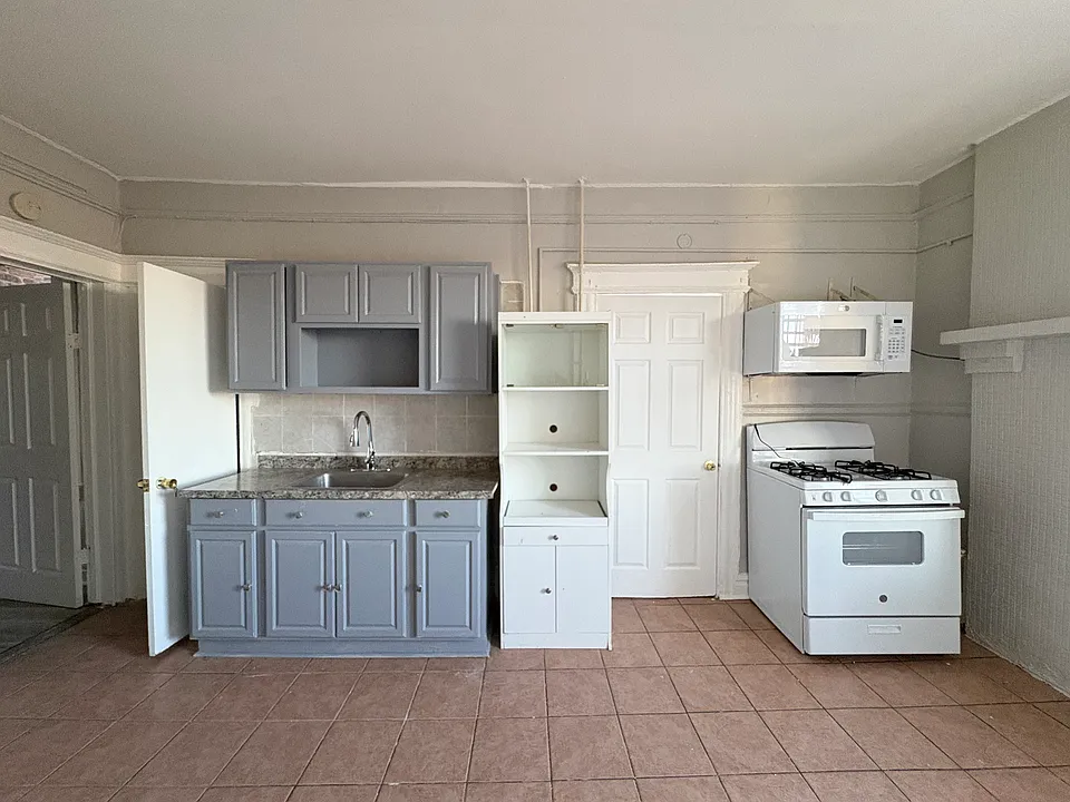 225-227 Clifton Ave #9