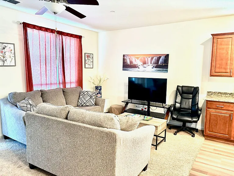 10424 Skynyrd Way — Photo 18