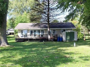 3242 Shawnee Trl, Pinckney, MI 48169