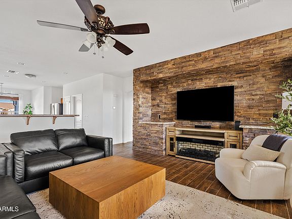 4th image of 3201 E GLENEAGLE Drive
