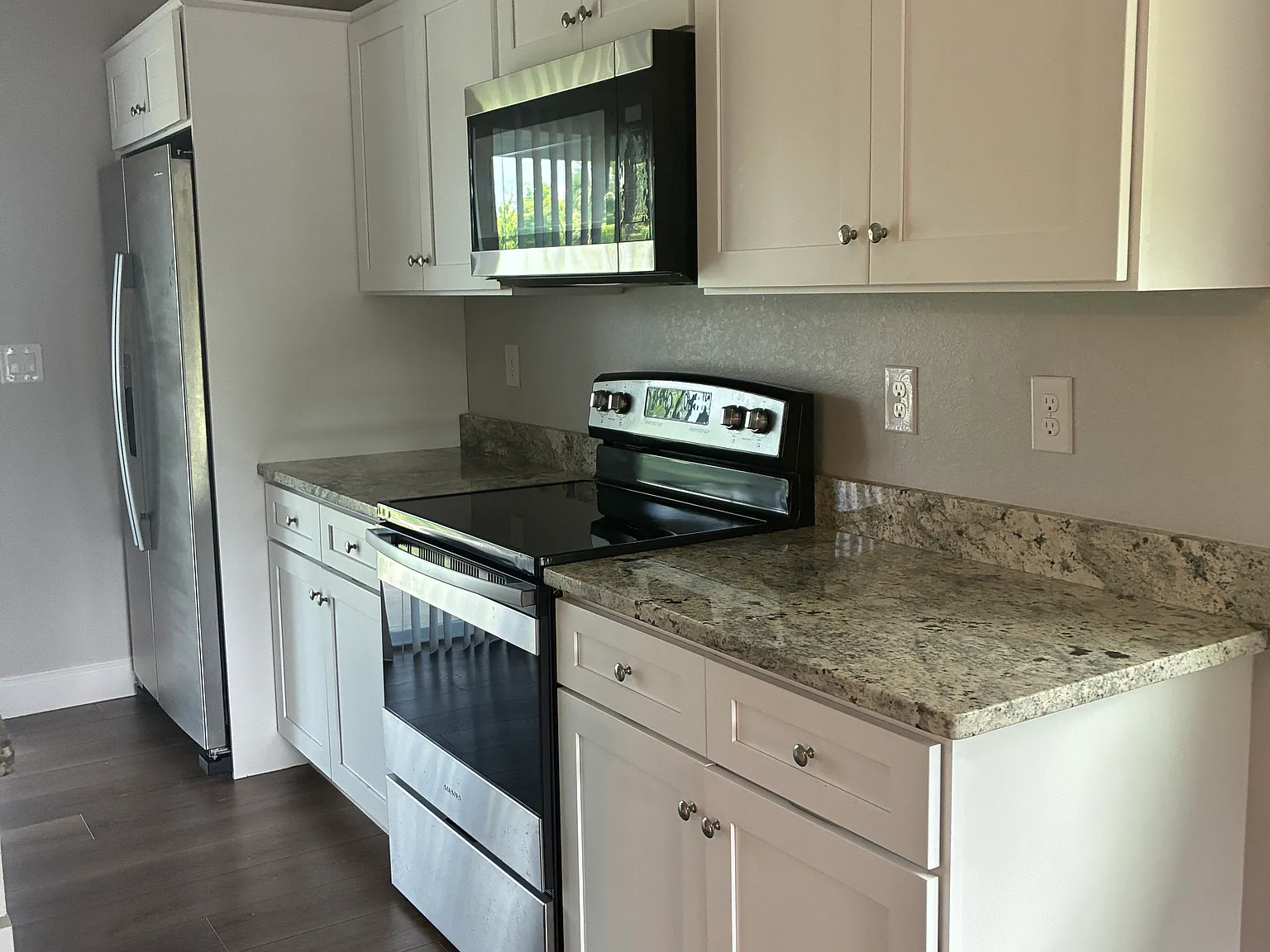 2 bed, 932 sqft, $1,600 — Photo 4