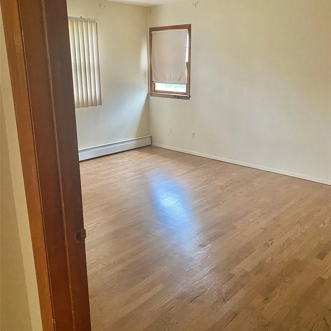 2 bed, 1.0 bath, 2000 sqft, $2,800 — Photo 3