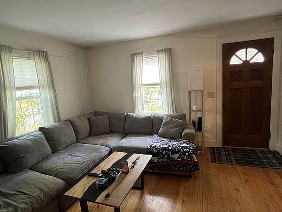 3rd image of 28 Round Hill St #1