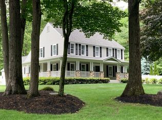29 Briarcliff Dr, Hopkinton, MA 01748