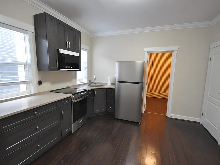 1628 SW Marine Dr — Photo 5