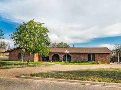 300 Avenue F, Hart, TX, 79043