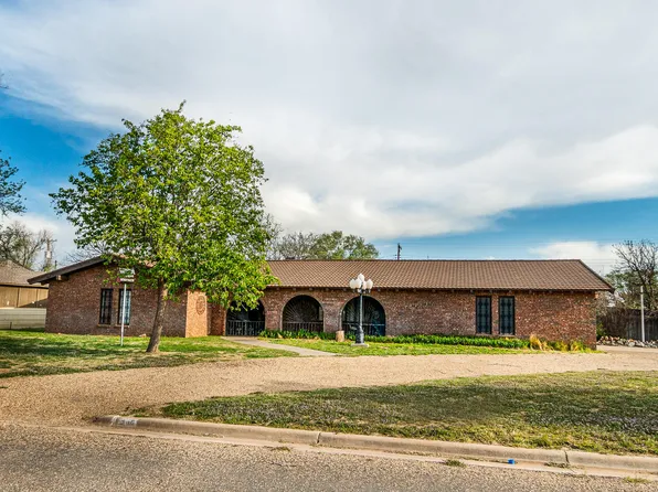 300 Avenue F, Hart, TX 79043