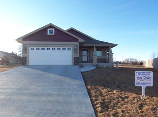 511 Cardinal Drive Cir, Brookings, SD 57006