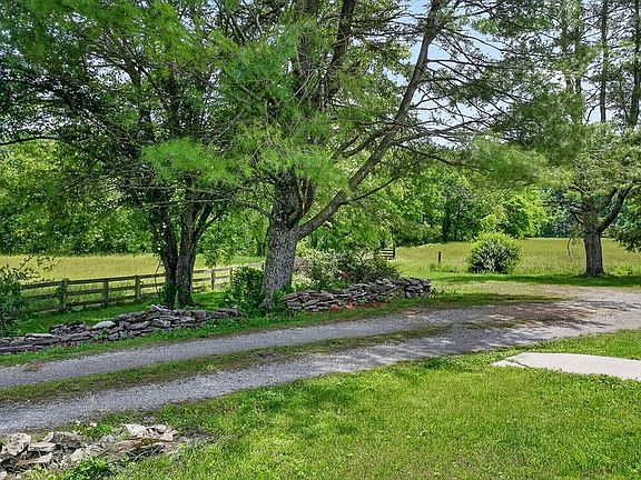 30th image of 181 Tinsley Ln