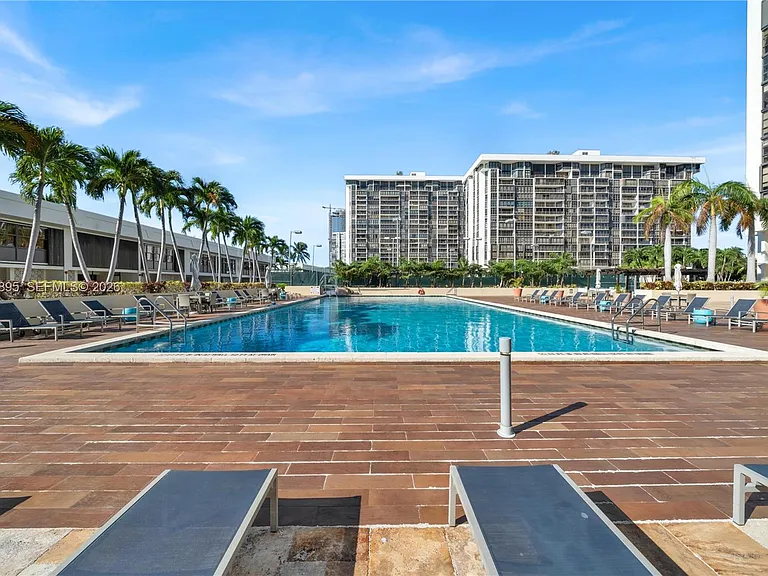 1865 Brickell Ave #A606 — Photo 31