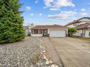 12309 193rd St, Pitt Meadows, BC V3Y 2K2