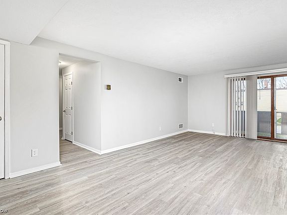 2nd image of 22065 River Oaks Dr APT C5