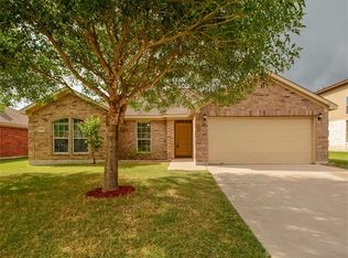 1606 Paint Brush Dr, Lockhart, TX 78644