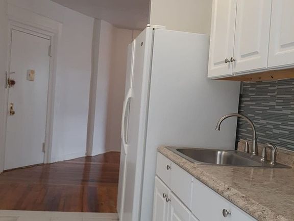 3rd image of 91 E 208th St #3M