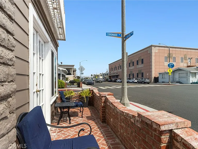 218 E Balboa Blvd #1/2 — Photo 23