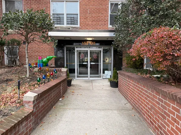 151-05 Cross Island Parkway image 20 of 29