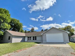 1107 1st St NE, Elbow Lake, MN 56531