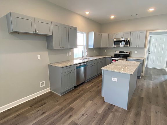 5th image of 811 Brookside Dr