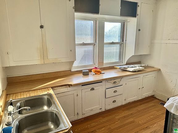 4th image of 2515 Chambers St