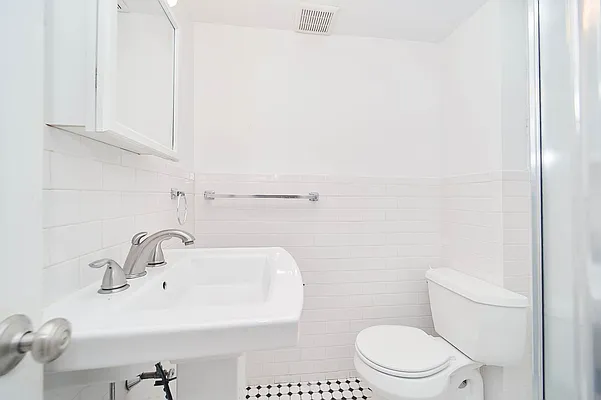 Rented by Compass | media 13