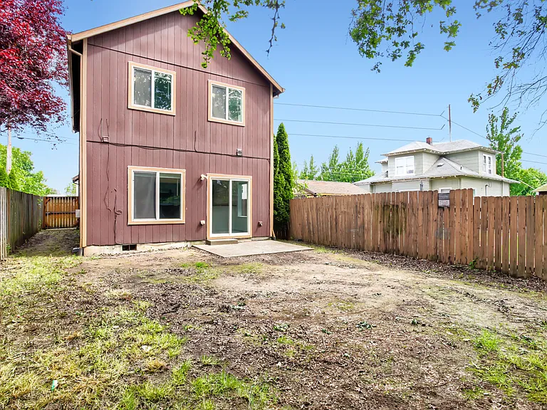 9910 SE Woodstock Blvd — Photo 17
