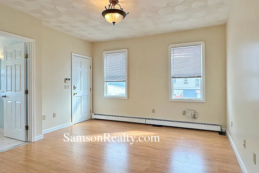 2 bed, $1,900 — Photo 3