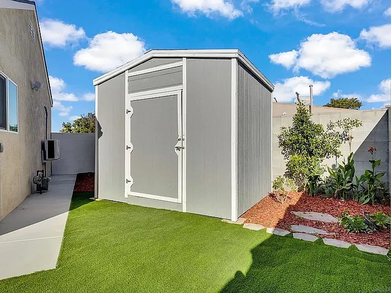 3653 Euclid Ave — Photo 8
