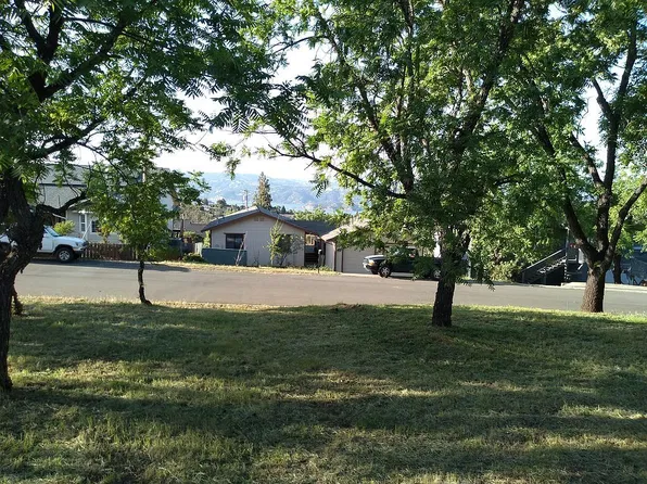 9155 Hoopa Dr, Kelseyville, CA 95451