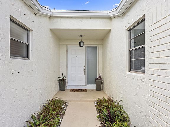3rd image of 21059 Rustlewood Avenue