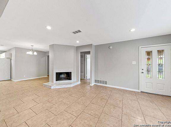 4th image of 2430 Rawhide Ln