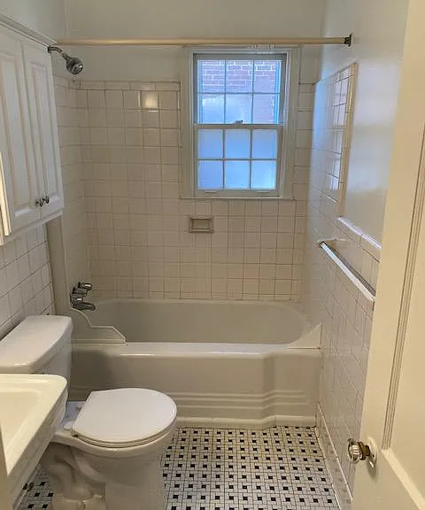 21 28th St NW #2 — Photo 8