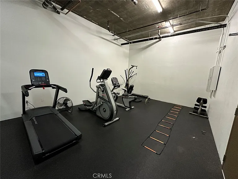 238 S Arroyo Pkwy #213 — Photo 27