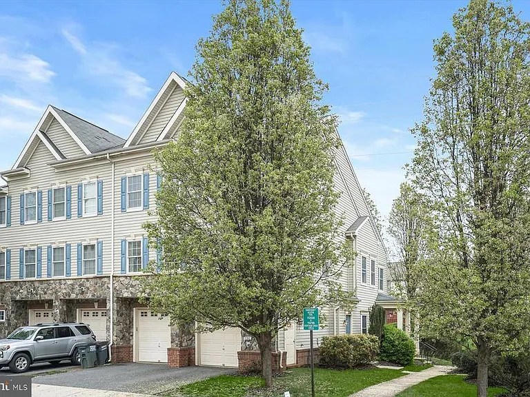 11214 Wortham Crest Cir — Photo 48