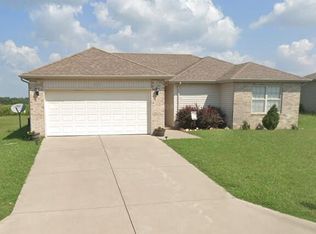 335 W Summit St, Aurora, MO 65605