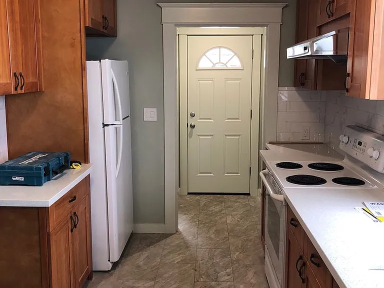 5034 12th Ave NE — Photo 3