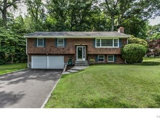 141 Cottage St, Trumbull, CT 06611