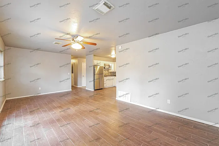 3 bed, 1.5 bath, 1070 sqft, $1,395 — Photo 4