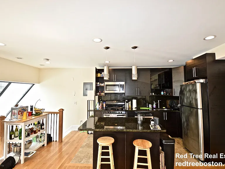 1616 Beacon St #5 — Photo 3