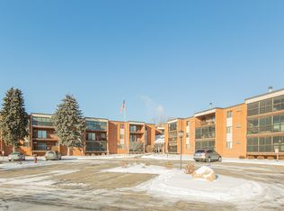 1800 Riverwood Dr APT 105, Burnsville, MN 55337